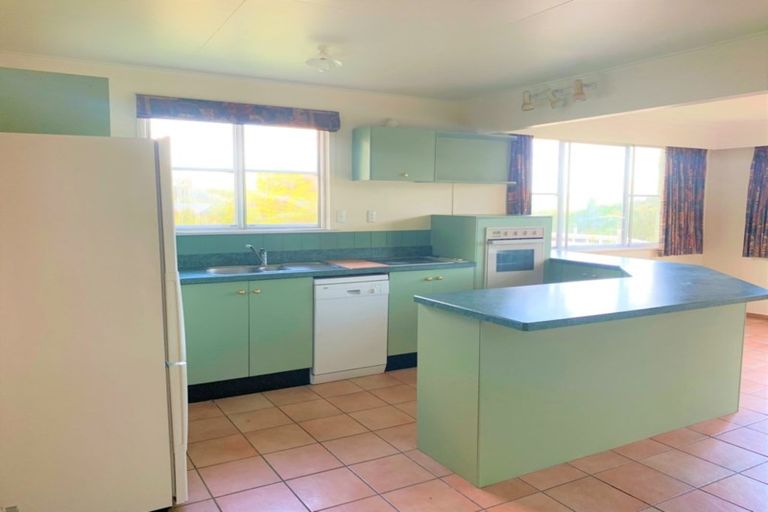 Photo of property in 17 Pioneer Crescent, Helensburgh, Dunedin, 9010