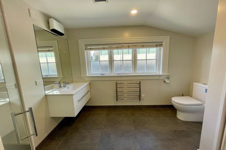 Photo of property in 40 Hargest Crescent, Sydenham, Christchurch, 8023