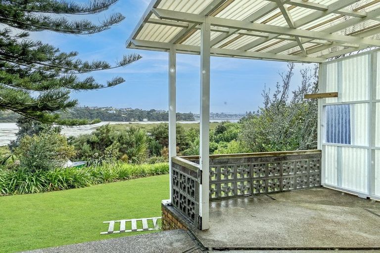 Photo of property in 829 Te Atatu Road, Te Atatu Peninsula, Auckland, 0610