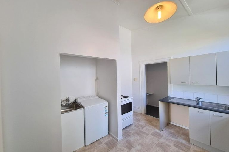 Photo of property in 80 Roxburgh Street, Mount Victoria, Wellington, 6011