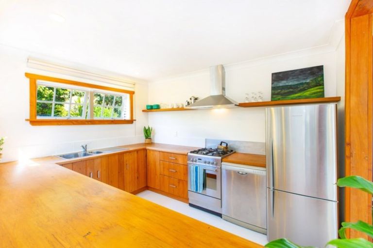 Photo of property in 1a Rakaunui Street, Raglan, 3297
