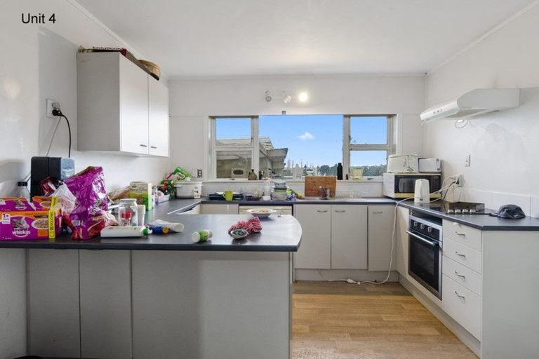 Photo of property in 71 College Road, Northcote, Auckland, 0627