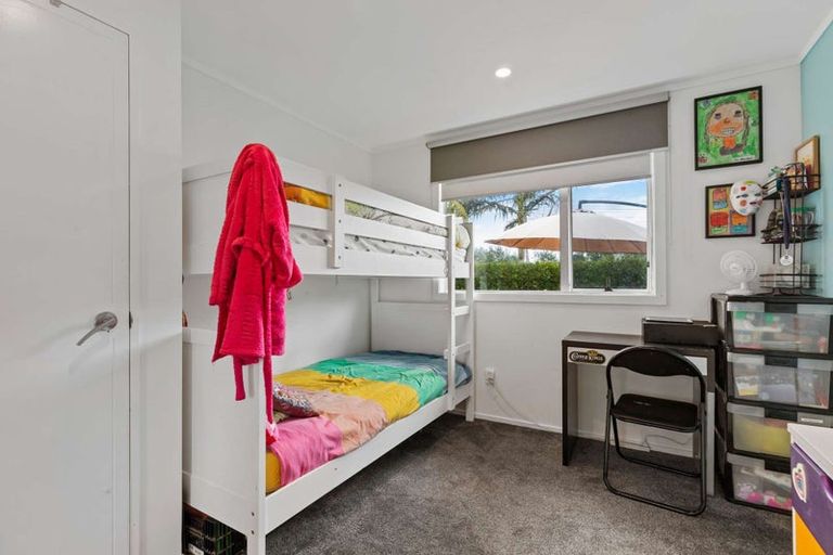 Photo of property in 26 Parakai Avenue, Parakai, 0830