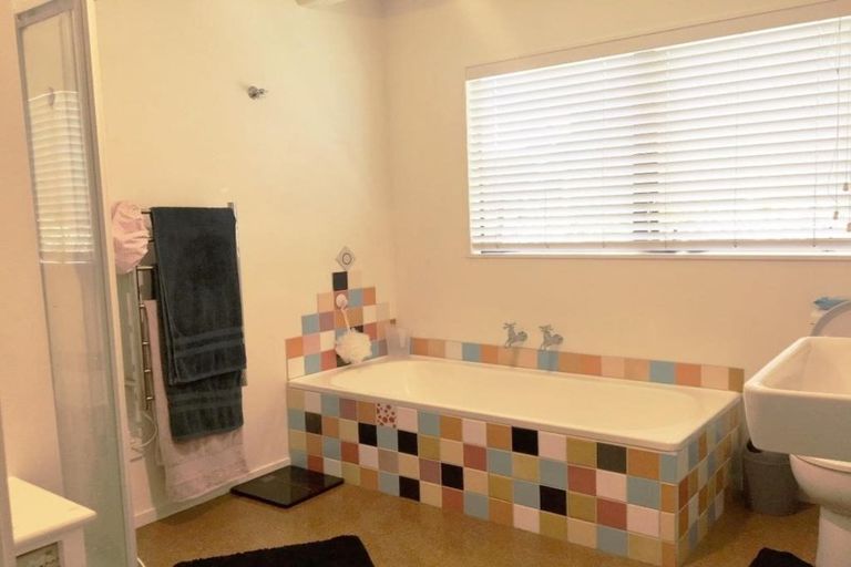 Photo of property in 27 Hastings Parade, Devonport, Auckland, 0624