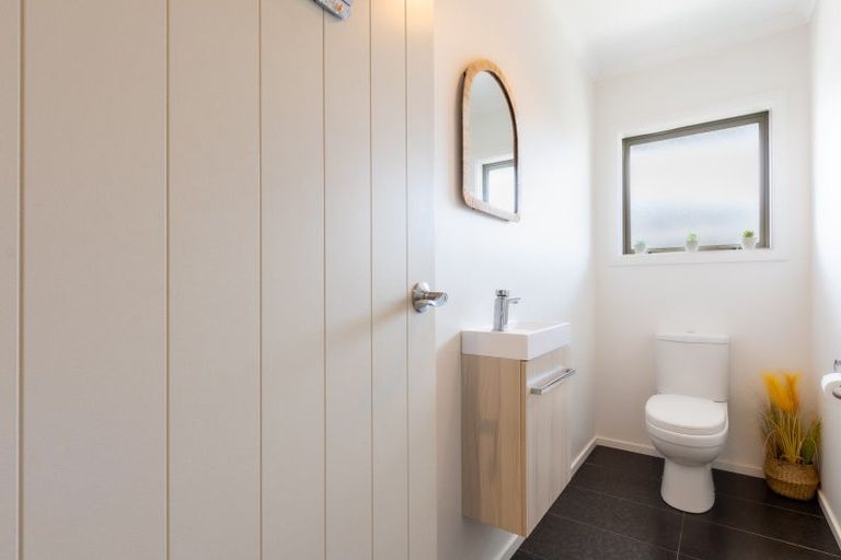 Photo of property in 7 Simpson Crescent, Raumati Beach, Paraparaumu, 5032