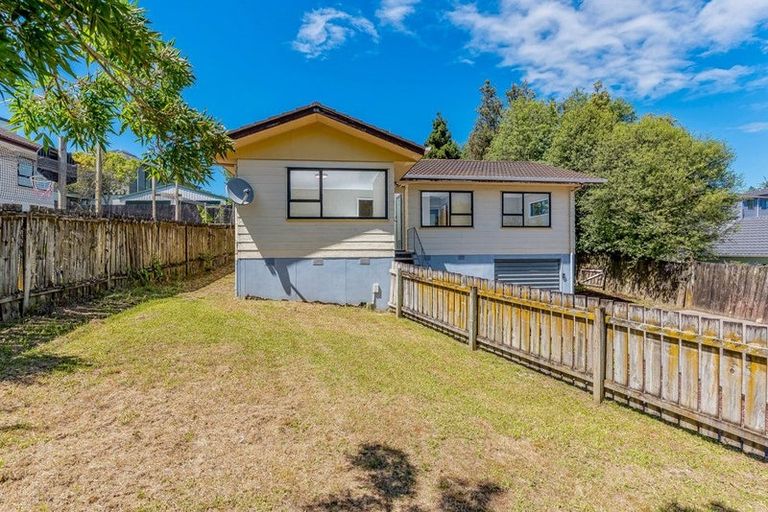 Photo of property in 6 Holmes Drive South, West Harbour, Auckland, 0618