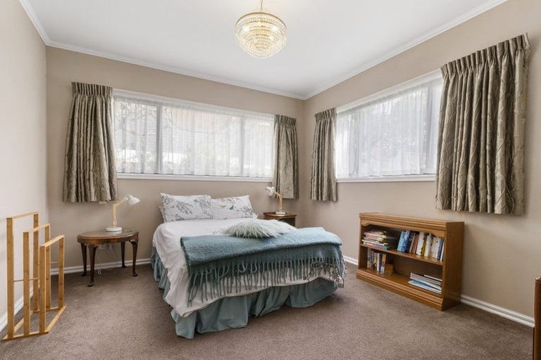 Photo of property in 64 Manhattan Heights, Glendene, Auckland, 0602