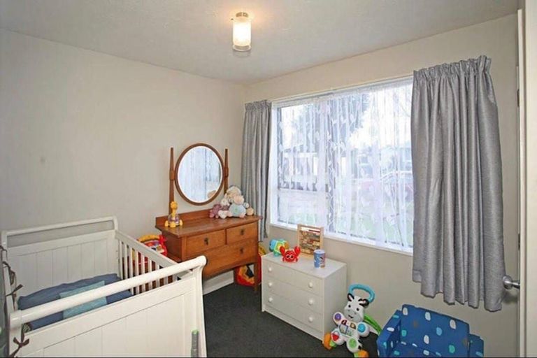 Photo of property in 31 Tyrone Street, Belfast, Christchurch, 8051