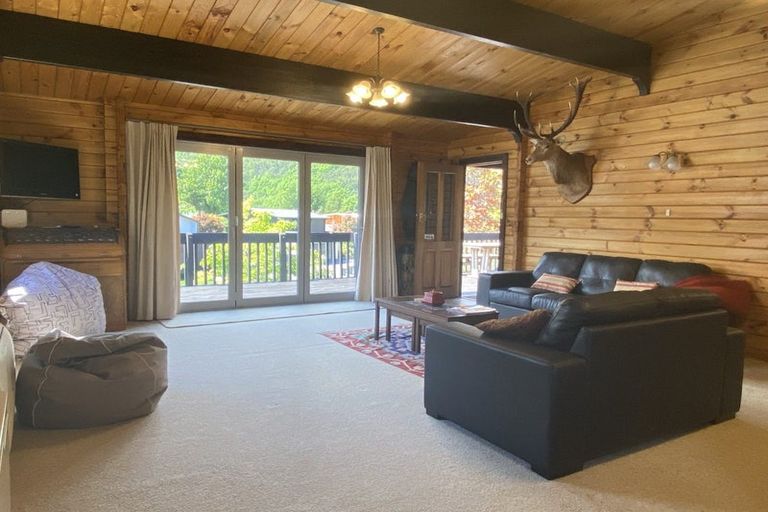 Photo of property in 7 Argyle Place, Arrowtown, 9302