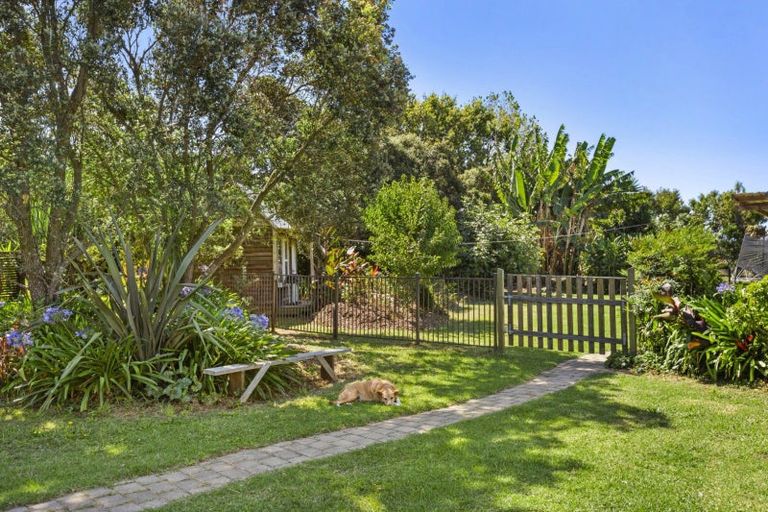 Photo of property in 385a Wainui Road, Raglan, 3297