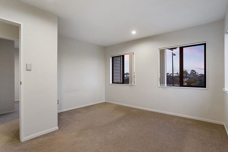 Photo of property in 16 Dalray Avenue, Takanini, 2112