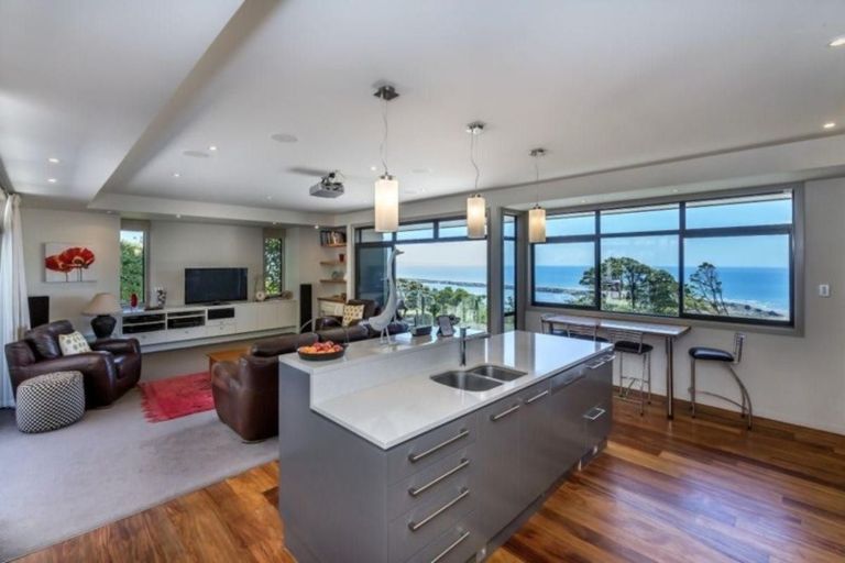 Photo of property in 151 Moncks Spur Road, Mount Pleasant, Christchurch, 8081