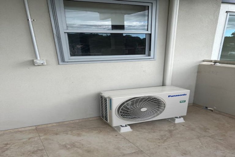 Photo of property in 4/33 Kenderdine Road, Papatoetoe, Auckland, 2025