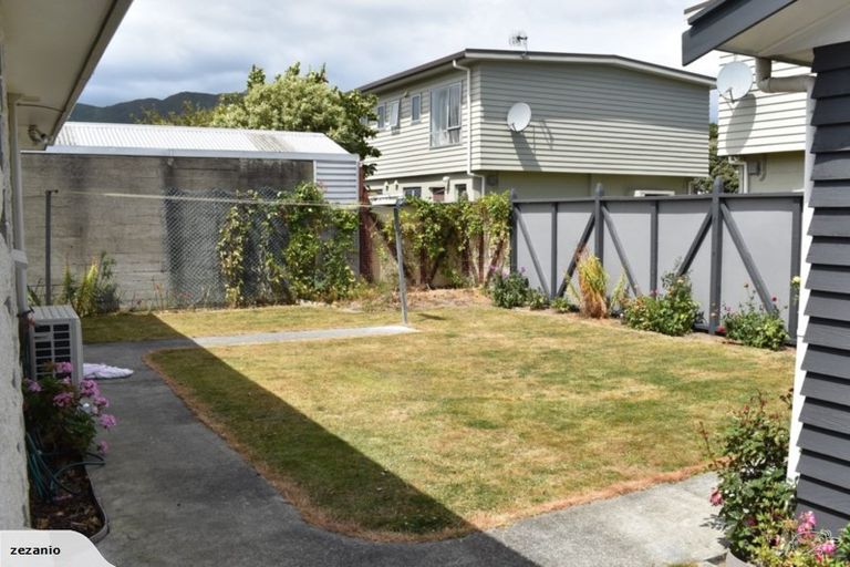 Photo of property in 47a Whites Line West, Woburn, Lower Hutt, 5010