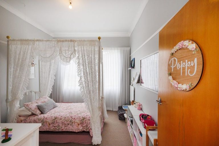 Photo of property in 24 Oxford Street, Hokowhitu, Palmerston North, 4410
