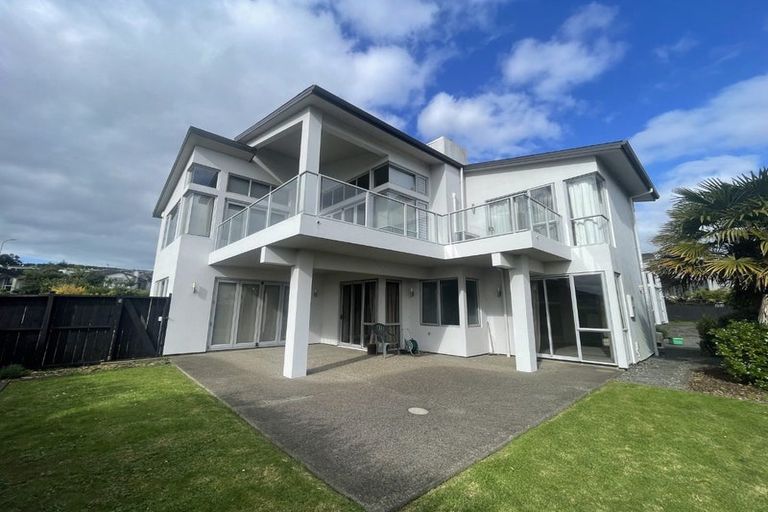 Photo of property in 9 Armstrong Farm Drive, East Tamaki Heights, Auckland, 2016
