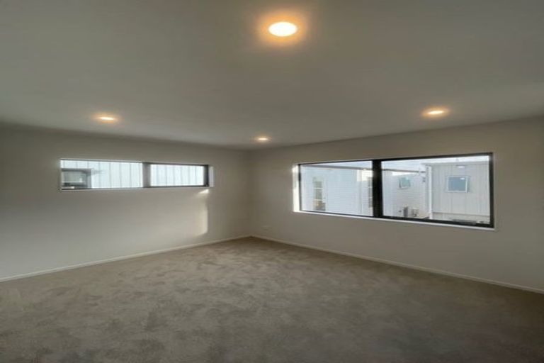 Photo of property in 106 Bellbird Street, Papakura, 2110
