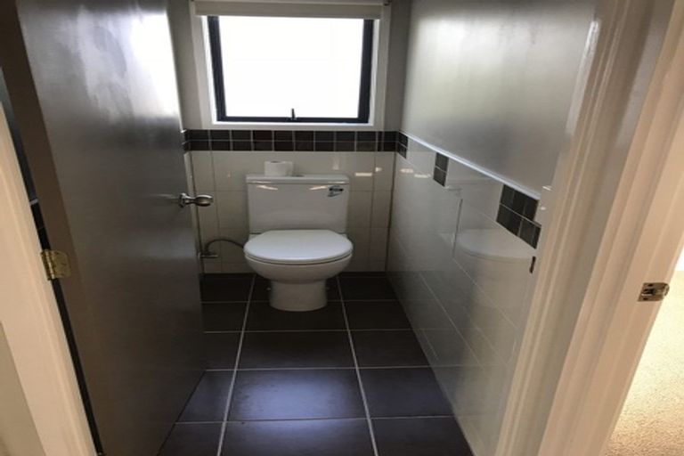 Photo of property in 105 Sandspit Road, Shelly Park, Auckland, 2014