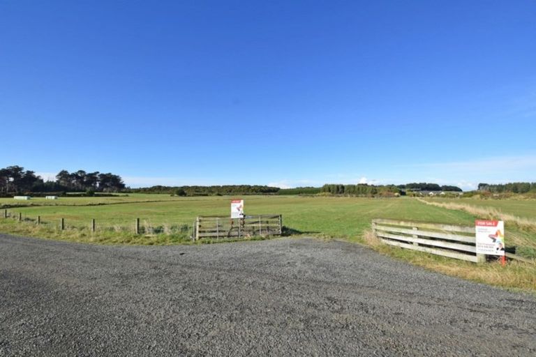 Photo of property in 105 Sunrise Drive, Seaward Bush, Invercargill, 9812