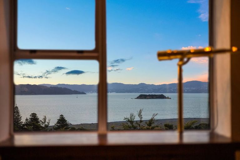 Photo of property in 11 Karaka Street, Eastbourne, Lower Hutt, 5013