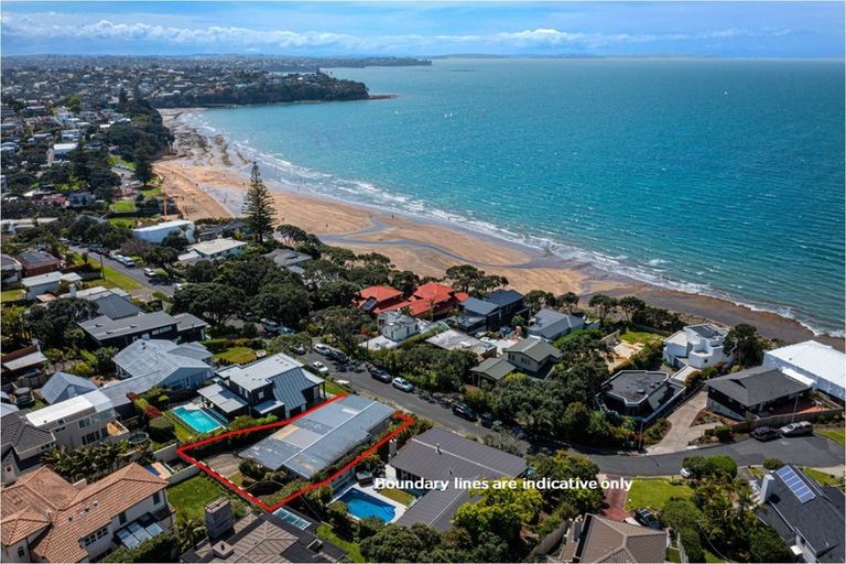 Photo of property in 29 Whitby Crescent, Mairangi Bay, Auckland, 0630