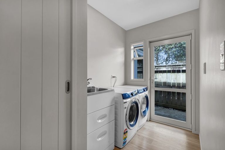 Photo of property in 32 Redwood Crescent, Hurdon, New Plymouth, 4310