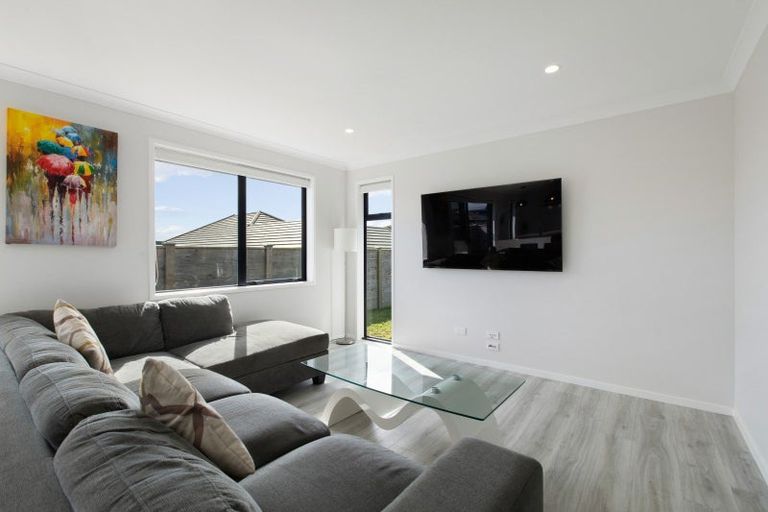 Photo of property in 25 Kayelene Place, Omokoroa, 3114