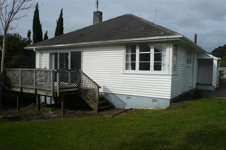 Photo of property in 8 Nutsey Avenue, Northcote, Auckland, 0627