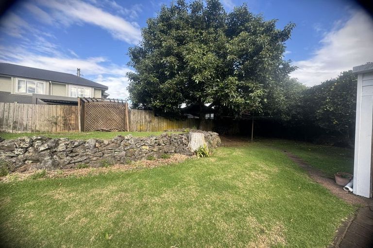 Photo of property in 8 Boyd Avenue, Mangere Bridge, Auckland, 2022