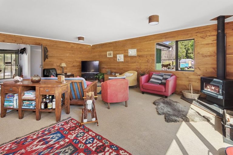 Photo of property in 12 Willow Lane, Maungaturoto, 0588