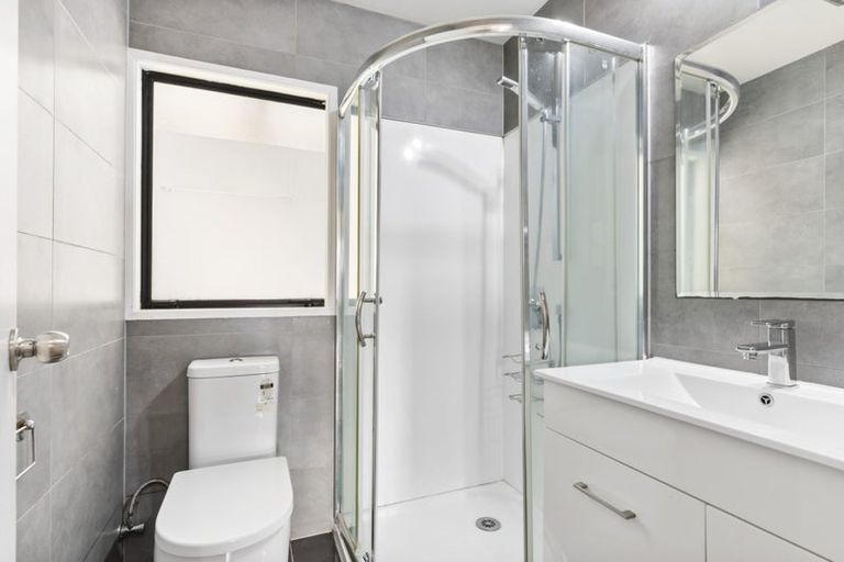 Photo of property in 54 Glennandrew Drive, Half Moon Bay, Auckland, 2012