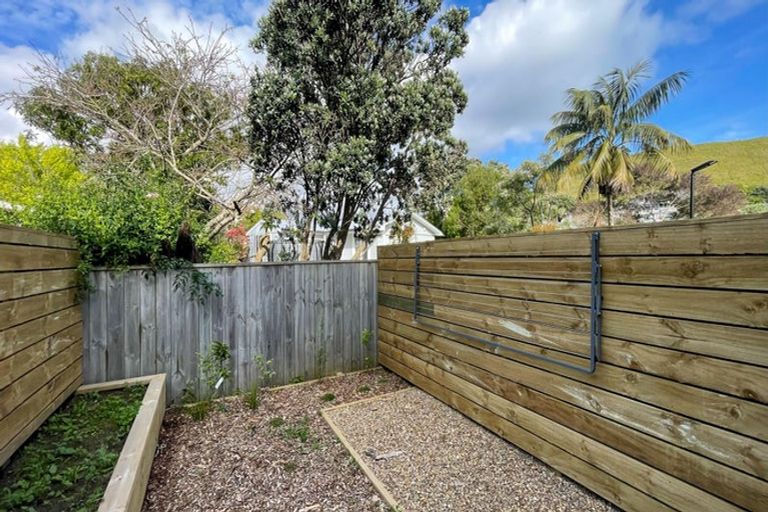 Photo of property in 13 Whanui Place, Mangere Bridge, Auckland, 2022