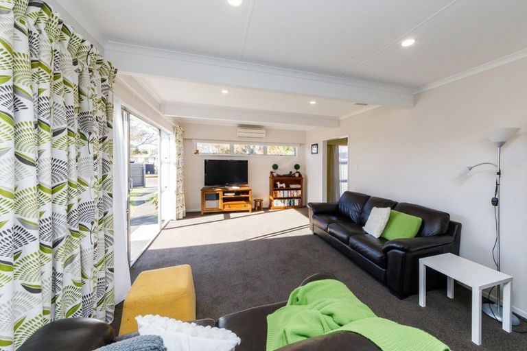 Photo of property in 107 Ruamahanga Crescent, Terrace End, Palmerston North, 4410