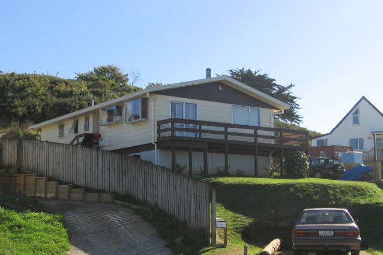 Photo of property in 7 Akeake Grove, Takapuwahia, Porirua, 5022