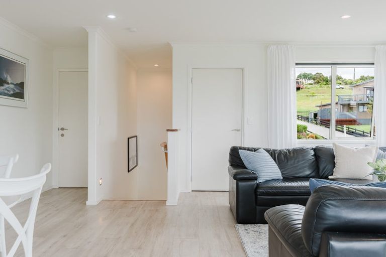 Photo of property in 100 Estuary View, Whangamata, 3620