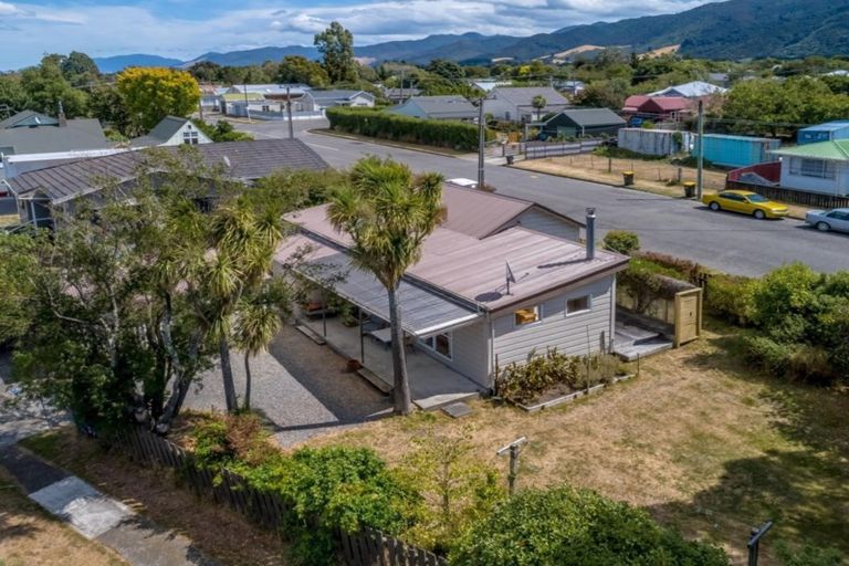Photo of property in 1 Waite Street, Featherston, 5710