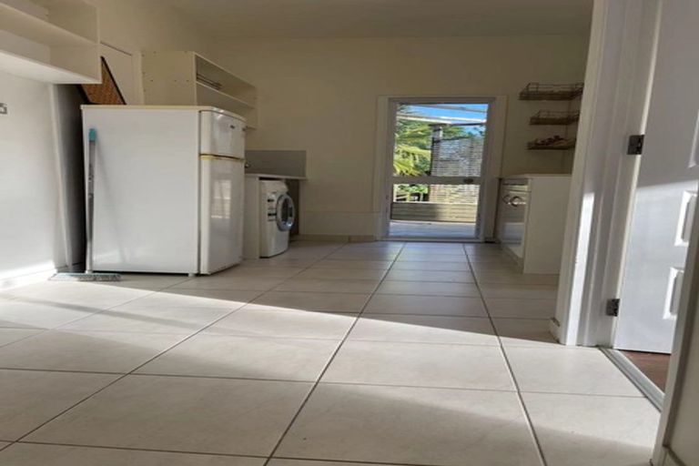 Photo of property in 31 Sequoia Place, Sunnynook, Auckland, 0620