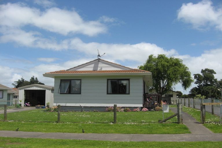 Photo of property in 18 Hanford Place, Clendon Park, Auckland, 2103