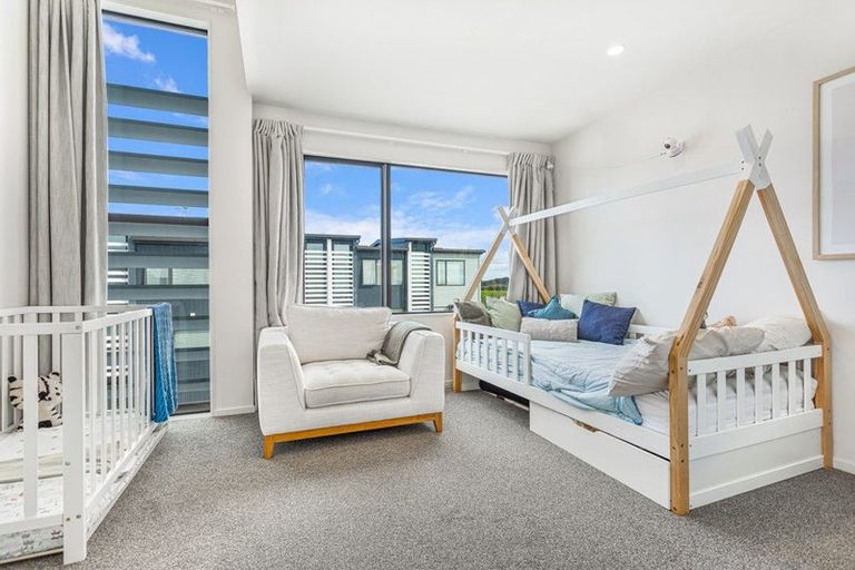 Photo of property in 40 Memorial Park Lane, Hobsonville, Auckland, 0618