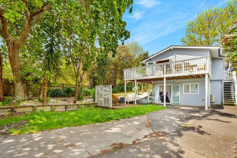 Photo of property in 1/6a Sunnynook Road, Sunnynook, Auckland, 0620