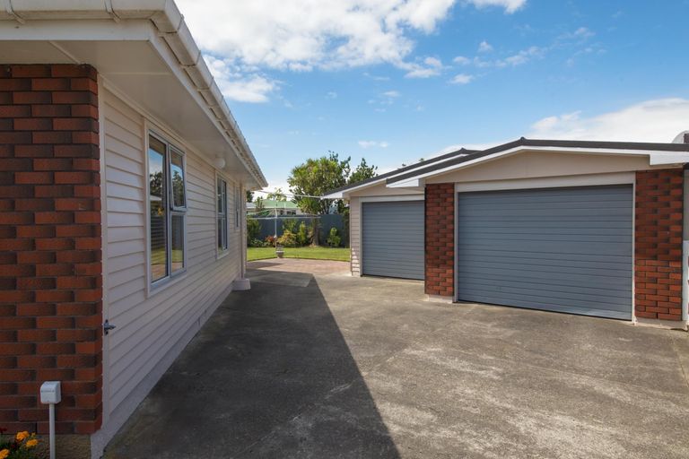 Photo of property in 30 Battersea Place, Roslyn, Palmerston North, 4414