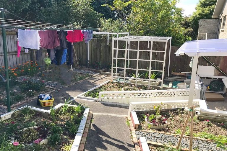 Photo of property in 1/25 Aotearoa Terrace, Murrays Bay, Auckland, 0630