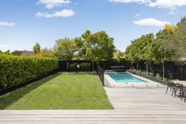 Photo of property in 49 Moa Road, Point Chevalier, Auckland, 1022