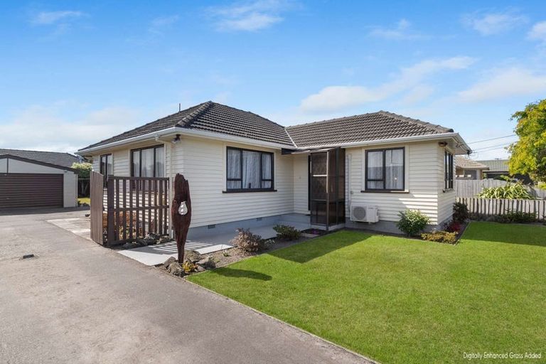 Photo of property in 5 Bideford Place, Dallington, Christchurch, 8061