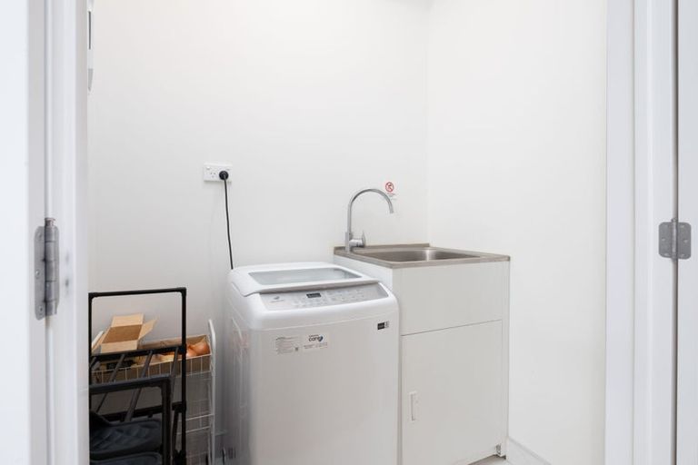 Photo of property in 42e Donegal Park Drive, Flat Bush, Auckland, 2019