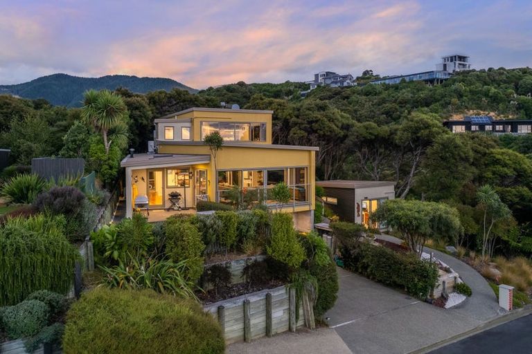Photo of property in 2 Ocean Vista Lane, Paraparaumu, 5032