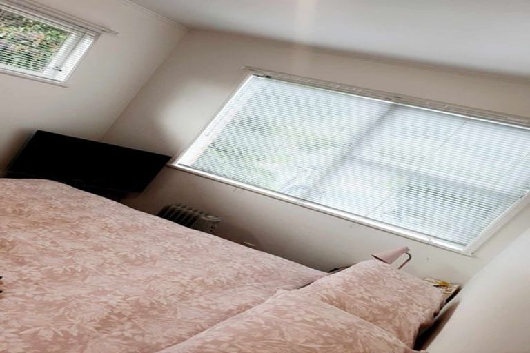 Photo of property in 8 Aplin Place, Birkdale, Auckland, 0626