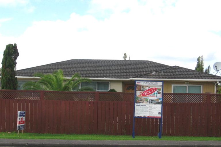 Photo of property in 92 Bruce Mclaren Road, Henderson, Auckland, 0612