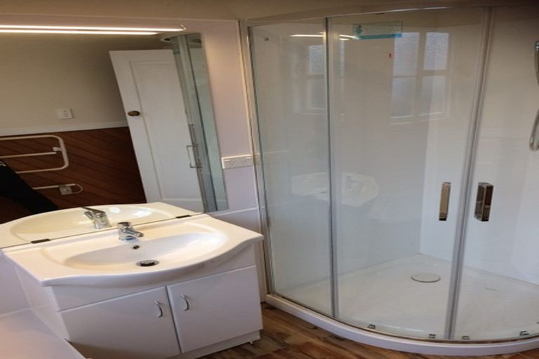 Photo of property in 28 Winters Road, Redwood, Christchurch, 8051