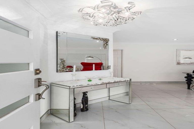 Photo of property in 1/5 Vesca Place, Golflands, Auckland, 2013